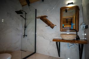 Nayoni Suit Bungalov