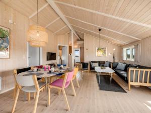 Holiday Home Eemil - 700m from the sea by Interhome