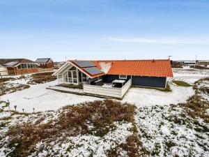 Holiday Home Doris - 150m from the sea by Interhome