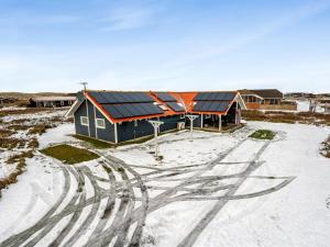 Holiday Home Doris - 150m from the sea by Interhome