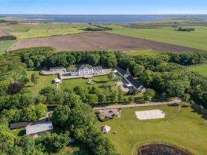 Apartment Edine - 4-5km from the sea by Interhome