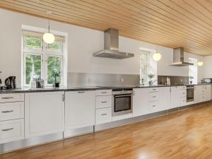 Apartment Edine - 4-5km from the sea by Interhome