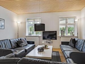 Apartment Eini - 4-5km from the sea by Interhome