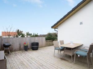 Apartment Siór - 200m from the sea by Interhome
