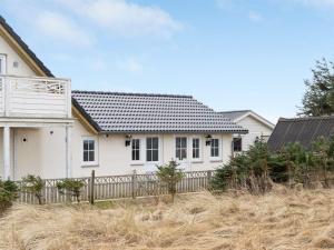 Apartment Siór - 200m from the sea by Interhome
