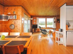 Holiday Home Gisela - 250m from the sea by Interhome