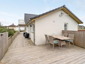 Apartment Siór - 200m from the sea by Interhome