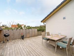 Apartment Siór - 200m from the sea by Interhome