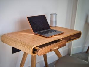 Penthouse Next to Mailbox 5 mins to New Street