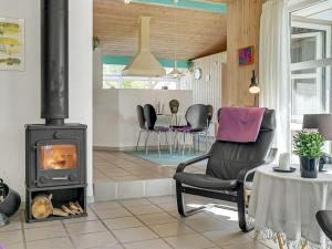 Holiday Home Aslak - 350m from the sea by Interhome