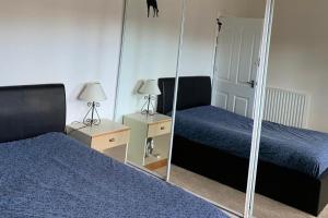 2 Bed flat - Sleeps 4 - Parking - Wifi