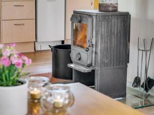 Holiday Home Hughlek - 900m from the sea by Interhome