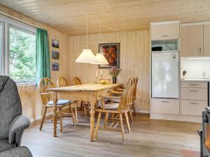 Holiday Home Hughlek - 900m from the sea by Interhome
