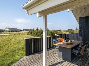 Holiday Home Emppu - 400m from the sea by Interhome