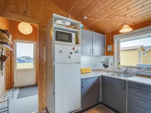 Holiday Home Svea - 400m from the sea by Interhome