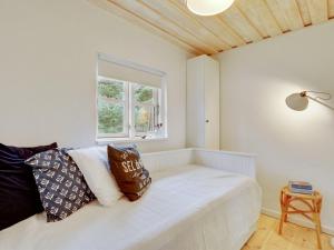 Holiday Home Meindor - 350m from the sea by Interhome