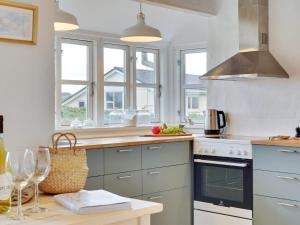 Holiday Home Meindor - 350m from the sea by Interhome