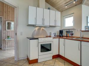 Holiday Home Riste - 450m from the sea by Interhome