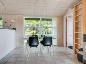 Holiday Home Elsabet - 750m from the sea by Interhome