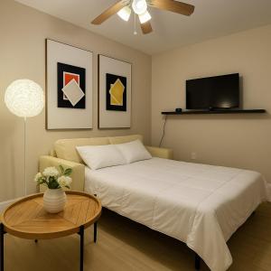 Downtown Miami full apartment with kitchen