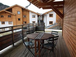 3 pièces cosy : Jardin, Wifi, Parking, 700m des pistes, 50m des commerces - FR-1-572-44