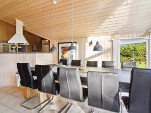 Holiday Home Synnöve - 550m from the sea by Interhome