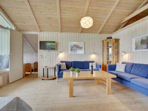 Holiday Home Viktoria - 400m from the sea by Interhome