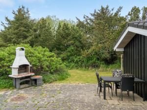 Holiday Home Jara - 700m from the sea by Interhome