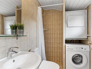 Holiday Home Stina - 250m from the sea by Interhome