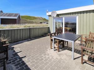 Holiday Home Dyveke - 220m from the sea by Interhome