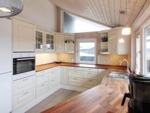 Holiday Home Huno - 400m from the sea by Interhome