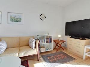 Apartment Alimpij - 150m from the sea by Interhome