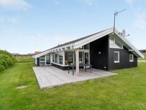 Holiday Home Hilkka - 500m from the sea by Interhome
