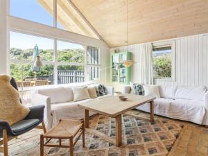 Holiday Home Harry - 100m from the sea by Interhome