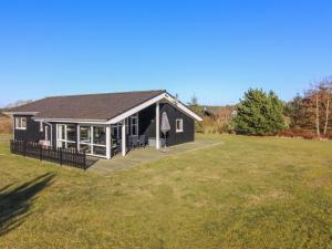 Holiday Home Nynke - 600m from the sea by Interhome