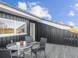 Holiday Home Nynke - 600m from the sea by Interhome