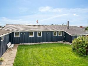 Holiday Home Hælf - 400m from the sea by Interhome