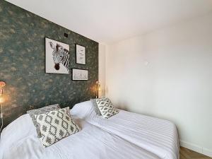 Apartment La Joliette - centre of De Panne with side sea view