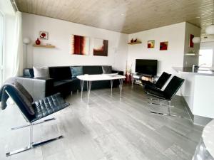 Apartment Molti - 750m from the sea by Interhome