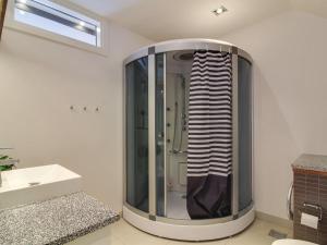 Apartment Varnava - 200m from the sea by Interhome