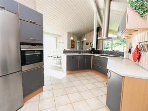 Holiday Home Beeke - 1-4km from the sea by Interhome