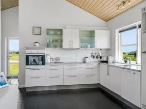 Holiday Home Sinica - 1-4km from the sea by Interhome