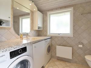 Holiday Home Alberga - 700m from the sea by Interhome