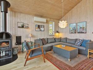 Holiday Home Sari - 600m from the sea by Interhome
