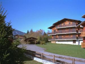 Duplex 2P4 avec Balcon, WIFI et Parking Les Carroz - FR-1-572-15