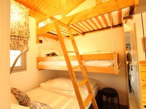 Appartement rénové 2 pièces, 6 personnes, pied des pistes, proche commerces et services, parking inclus - FR-1-572-132