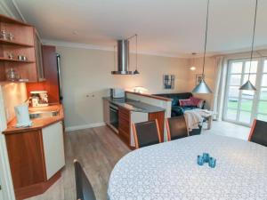 Apartment Swarthovde - 300m from the sea by Interhome