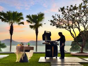 Villa Elegance Luxury Ocean View Pool Villa with Breakfas & Daily Maid Service