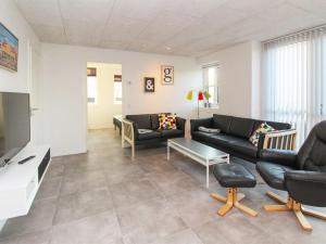 Holiday Home Halldis - 600m from the sea by Interhome