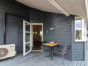 Holiday Home Anett - 400m from the sea by Interhome